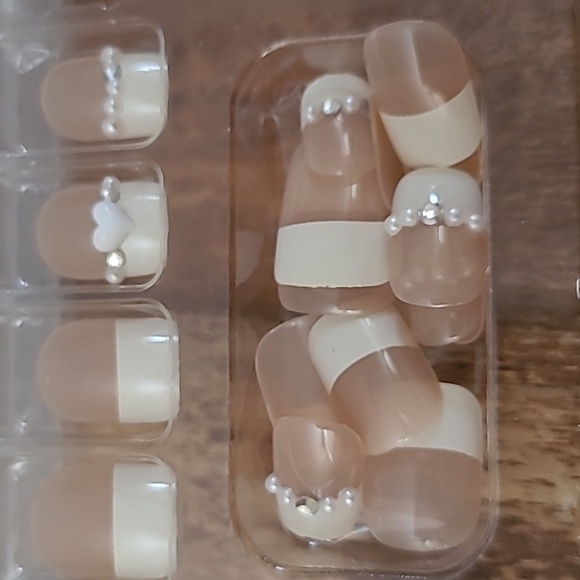 2/$16 3D Rhinestone Heart French Manicure Press On Nails - Picture 12 of 15